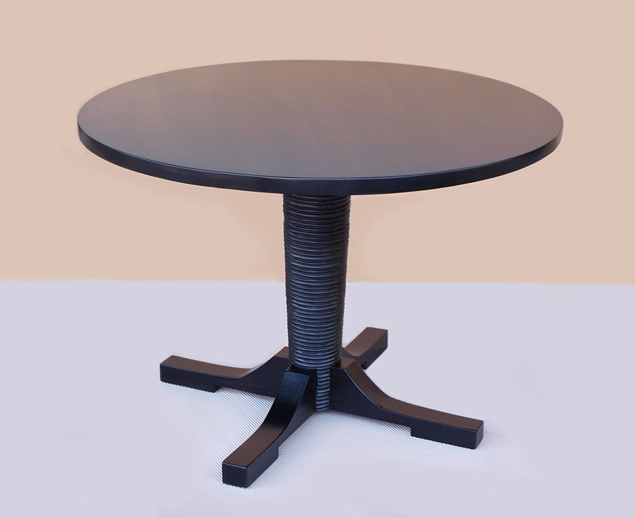 直径１１０センチ　丸テーブル　モダンなラウンドテーブル
