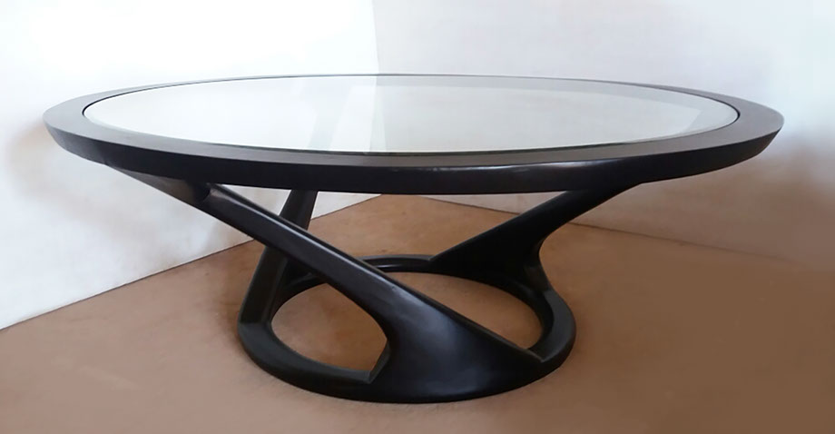 直径１８０センチ　丸テーブル　ガラスのテーブル　斬新なデザインのラウンドテーブル